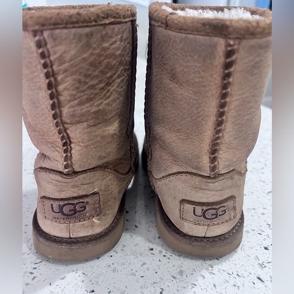 UGG Classic II Tan Boots Kids 12 VGUC - Picture 7 of 12